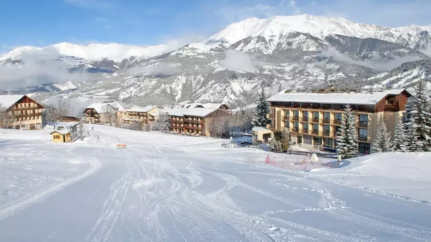 Vue des pistes sur village vacances VTF Sauze