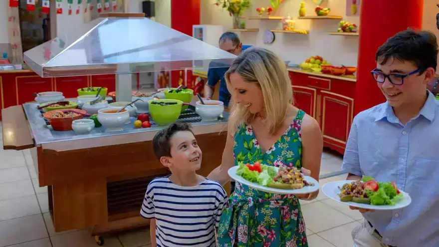 Espace buffet restauration en pension complète