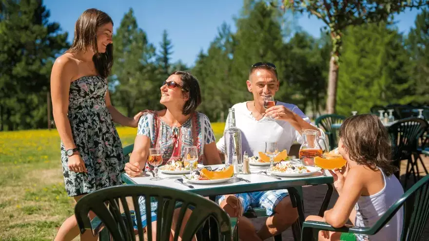 Terrasse en saison restauration