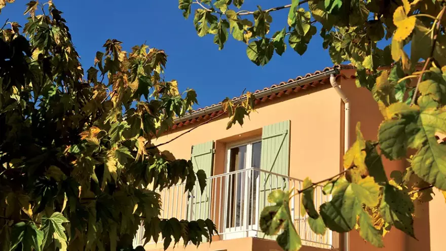 VTF Céreste balcon d'une chambre