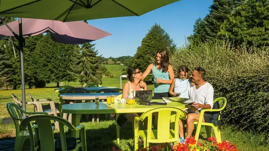 Terrasse extérieure VTF Domaine des Puys