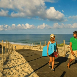 Biscarrosse océan plage surfeur