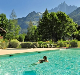 Détente à la piscine de VTF Les Econtres