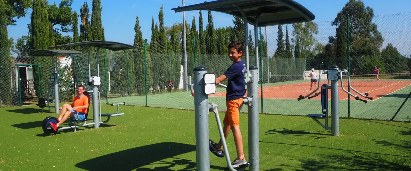 Bodybuilding and tennis playground